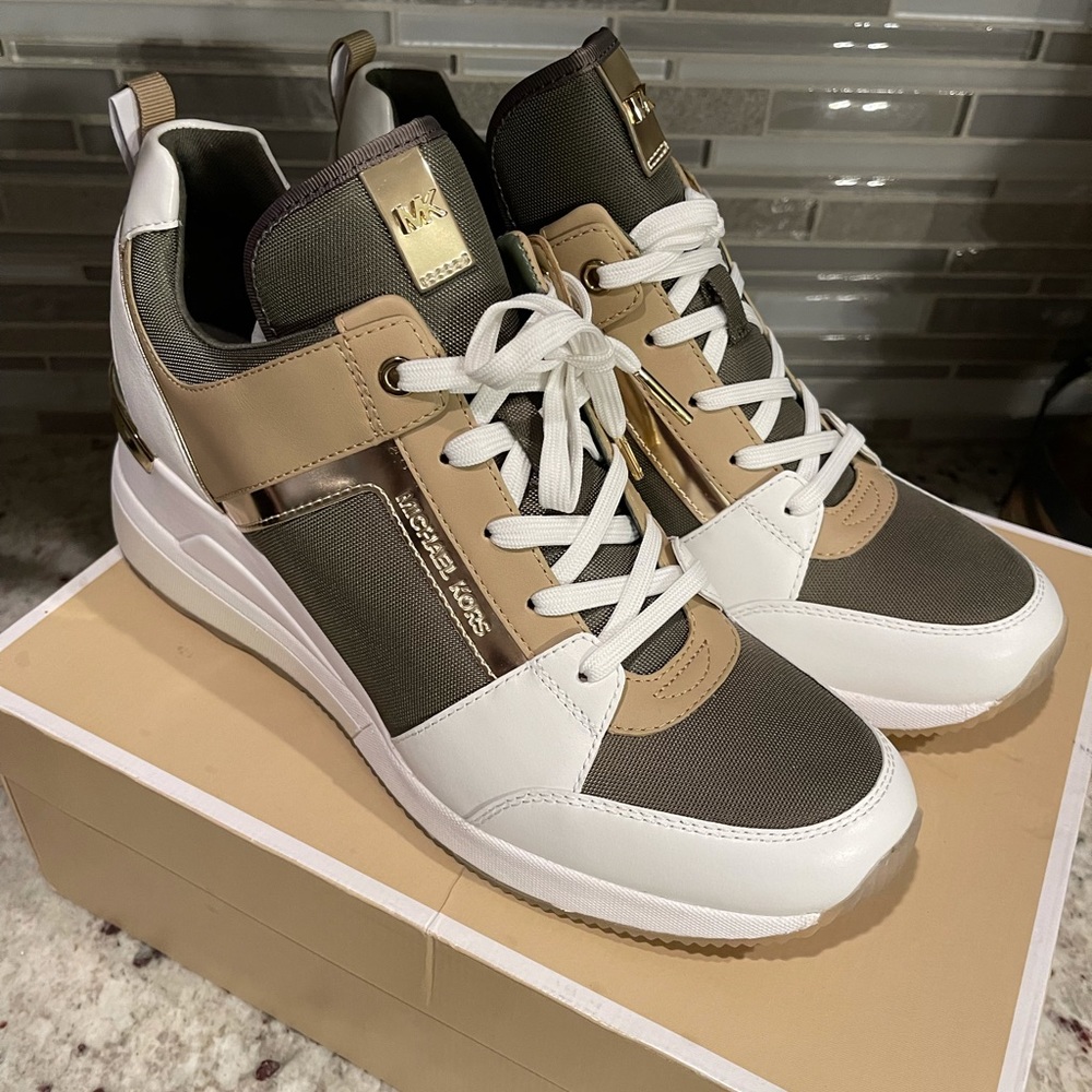 ⭐️ Brand new ⭐️Michael Kors sneakers